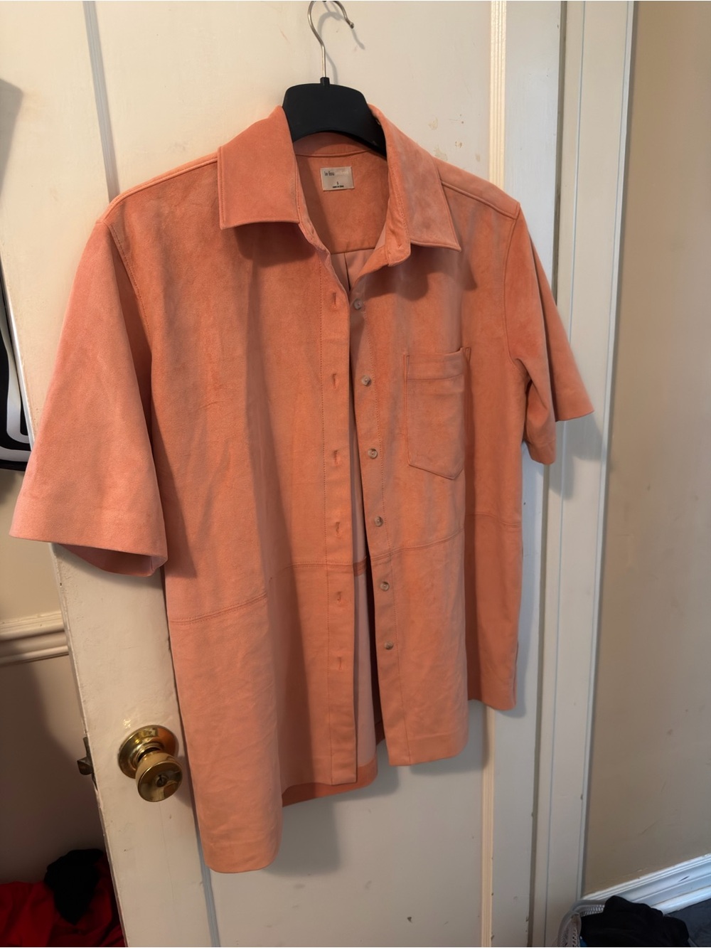 Short-Sleeve Button-Up Shirt in Peach